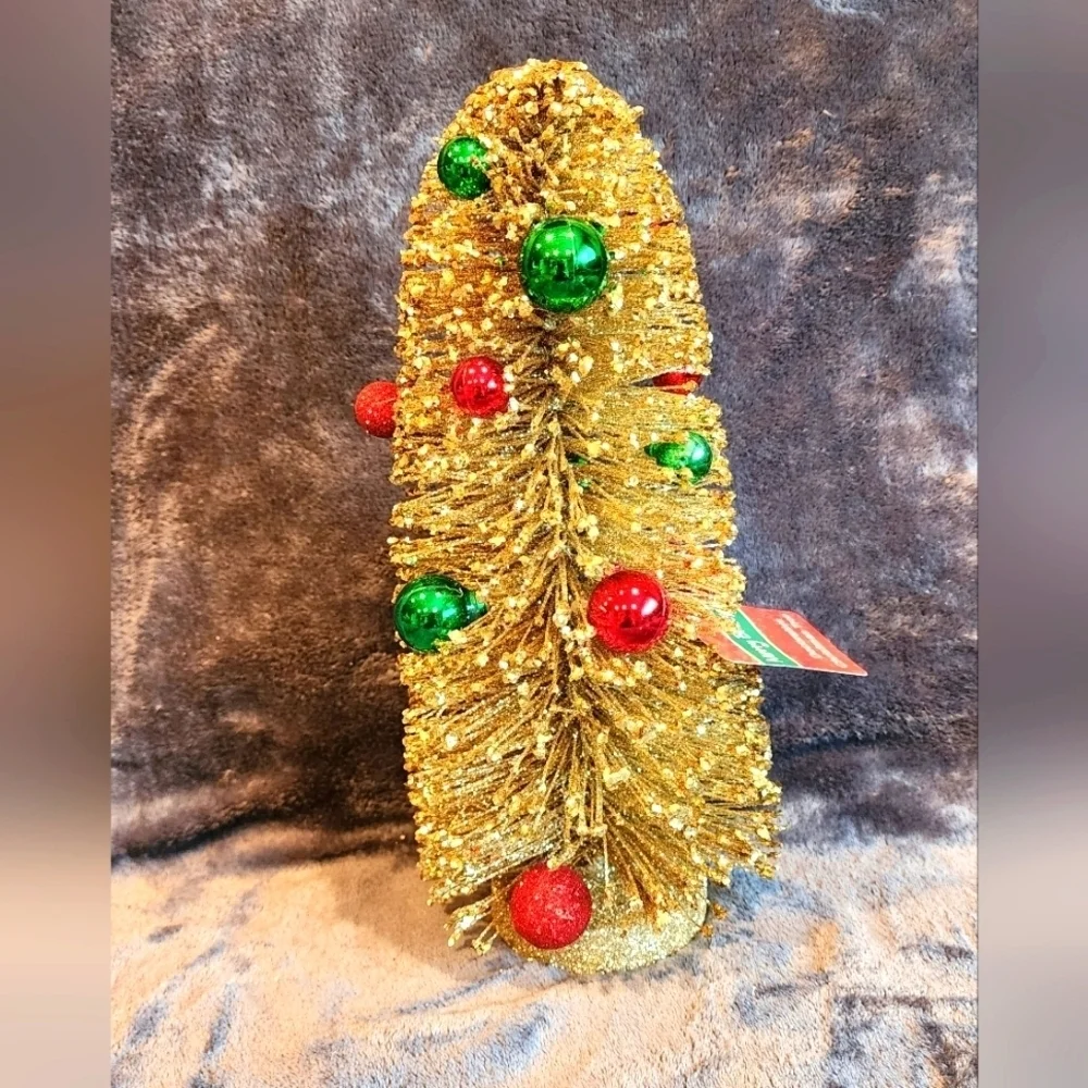 New exclusive retired bottle brush sisal gold Christmas tree with ornaments, 13'